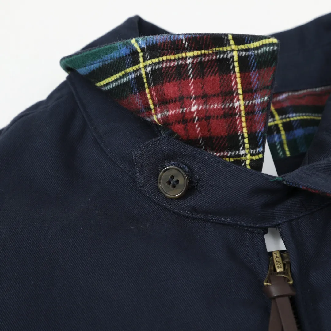 P360 Model No.: R06 Ralph Lauren/Ralph Lauren American vintage classic lapel veteran retro jacket autumn and winter thickened coat with wool lining Color: Khaki Navy Black SIZE #SMLXL Classic design Timeless classic Thick cotton fabric Presents a sense of vintage Colored plaid embellishment on collar and cuffs Looks good on both men and women Wear as comfortable as you like Mainly relaxed retro YYDS One piece for both men and women An indispensable piece for autumn and winter, the most popular jacket at the moment. The 100% cotton twill is thick and thick, and the pure cotton colorful plaid lining is distinguished by digital printing in the market. Exquisite embroidery. The Harrington jacket has a loose fit, is short and fat, and is super versatile. It is a clean fit and is suitable for both men and women. Reference # Size: S/M/L/XL Length: 68 70 72 74 Sleeve length: 63 64 65 66 Shoulder width: 51 52 53 54 Bust: 126 130 134 138